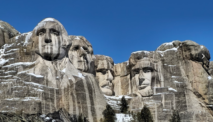 Coolest Places to Go in South Dakota (Must-See Destinations, Scenic Views, and Iconic Stops)